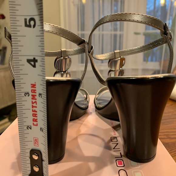 Bandolino Disco Silver: Size 7.5 (FINAL PRICE $35) - Picture 6 of 10